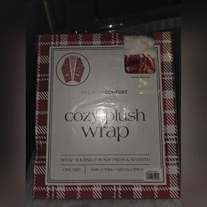 Cozy Plush Wrap - Red Plaid